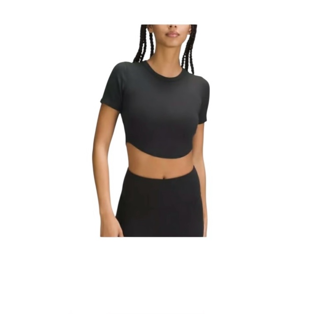 Lululemon hold tight crop top